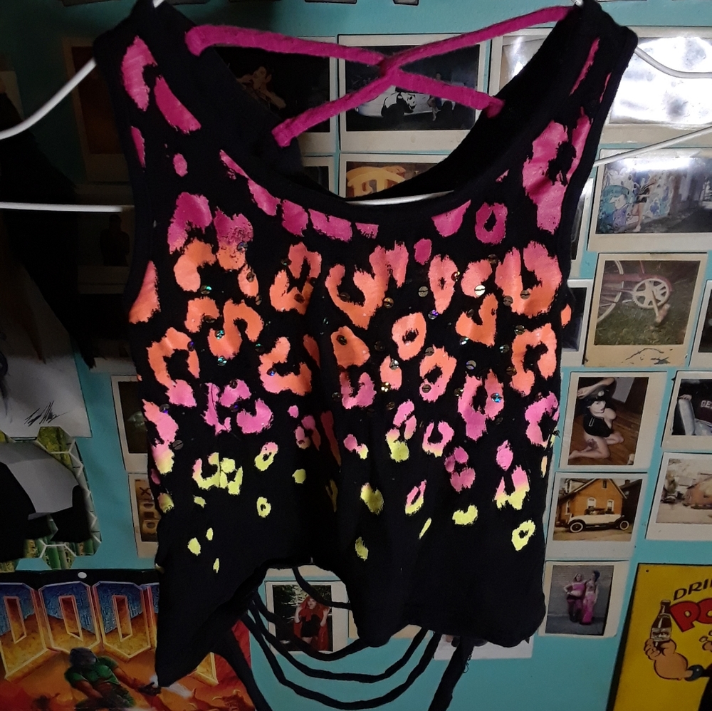 Cheetah cut crop